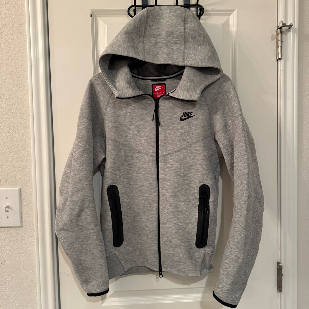 Nike Men’s XS Sportswear Tech Fleece Windrunner Hoodie Full Zip Grey
